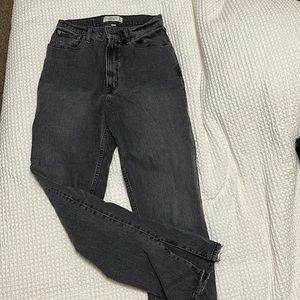 Abercrombie 90s Straight Ultra High Rise Leg Split hem grey jeans